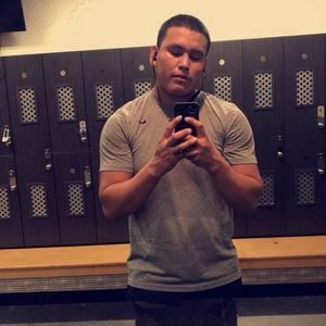 Meet your Posher, Devin